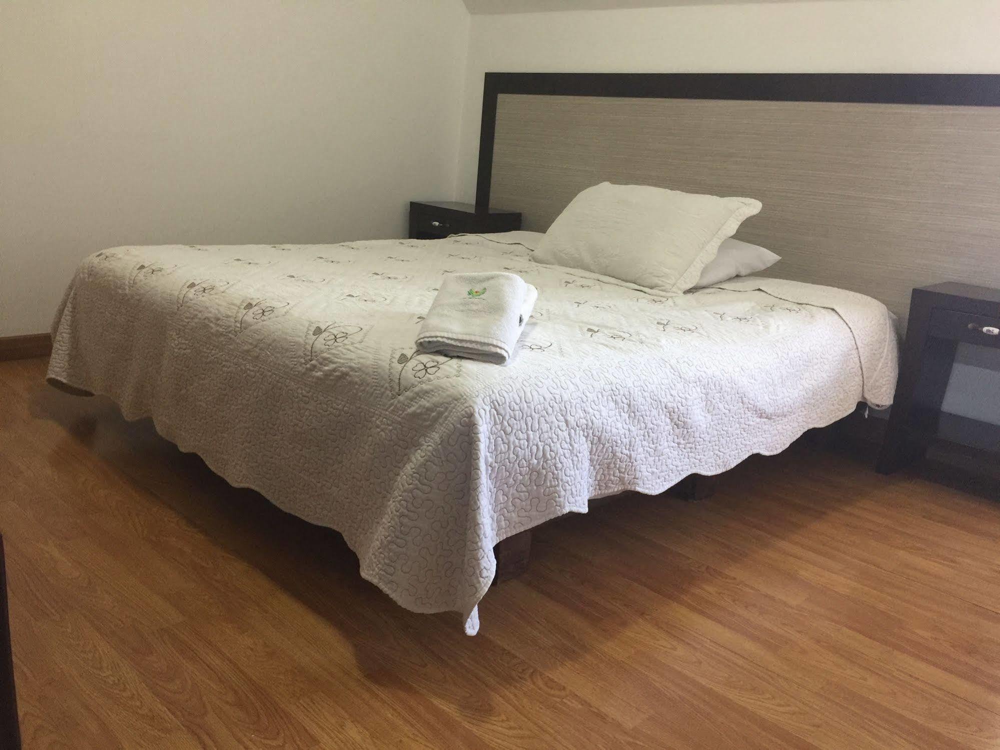 Hotel Eco Boutique Torre II Bogota Bagian luar foto